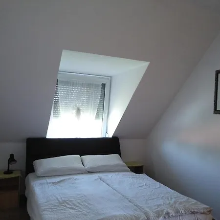 Apartment Mit Pool, Spielplatz Wlan Am Balatonufer, Direkt Am Balatonmariafurdo