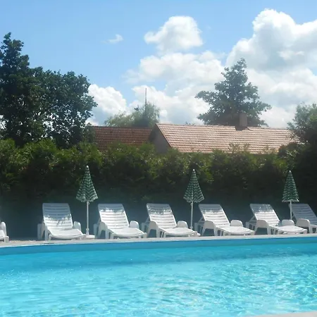 Apartment Mit Pool, Spielplatz Wlan Am Balatonufer, Direkt Am